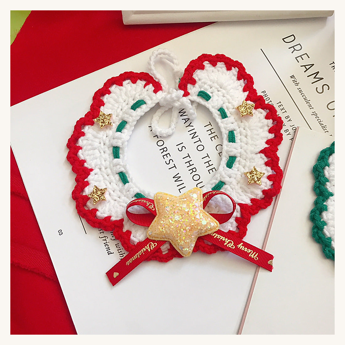 Collier de Noël en laine crochetée
